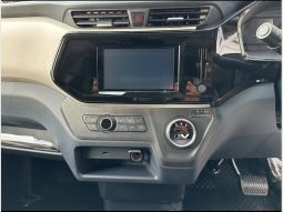 Fully Electric SWB Panel Van (Silver) 2023 Maxus ED3 52.5 KWH full